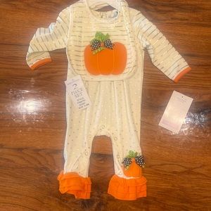 Rare editions 2 piece Halloween set